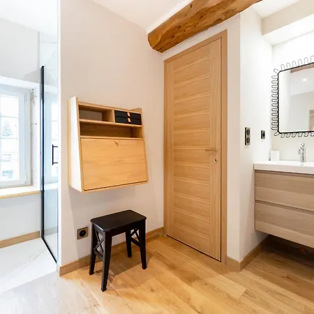 Chateau Coraline Bed & Breakfast Oytier-Saint-Oblas