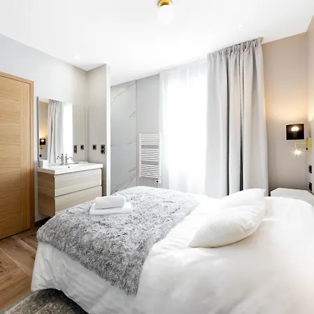 Chateau Coraline Bed & Breakfast Oytier-Saint-Oblas